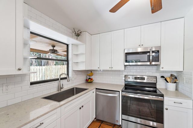 1007 Raintree Lane, Palm Beach Gardens, FL 33410