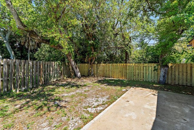 1007 Raintree Lane, Palm Beach Gardens, FL 33410