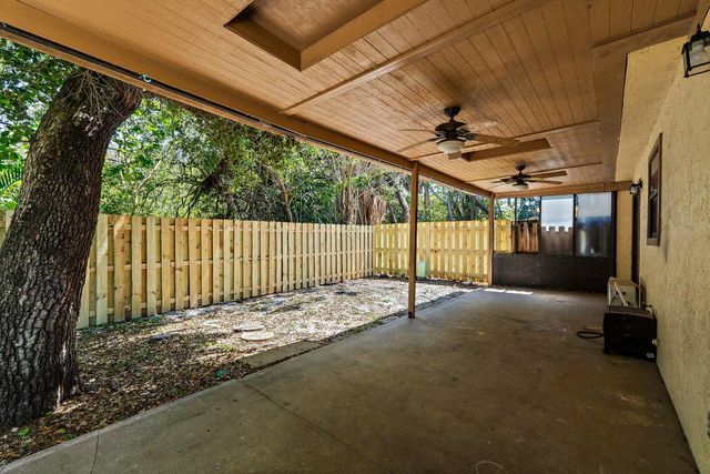 1007 Raintree Lane, Palm Beach Gardens, FL 33410