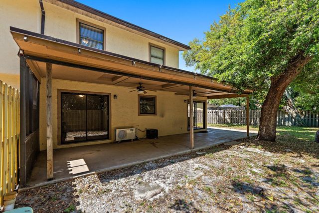 1007 Raintree Lane, Palm Beach Gardens, FL 33410