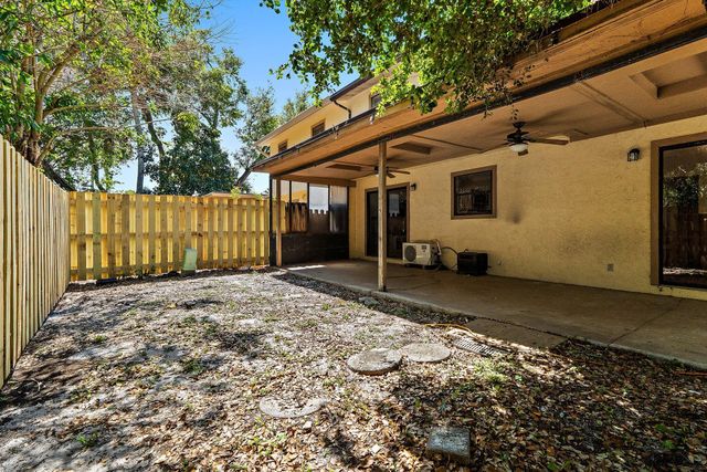 1007 Raintree Lane, Palm Beach Gardens, FL 33410