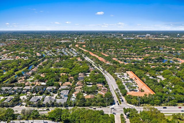 1007 Raintree Lane, Palm Beach Gardens, FL 33410