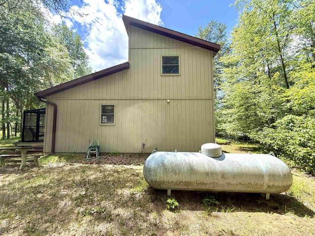 2242 W 15th Avenue, Adams, WI 53910