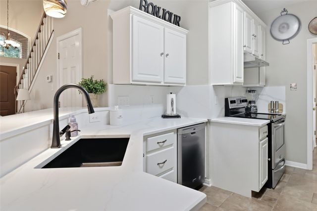102 Elm Hill CT, San Marcos, TX 78666