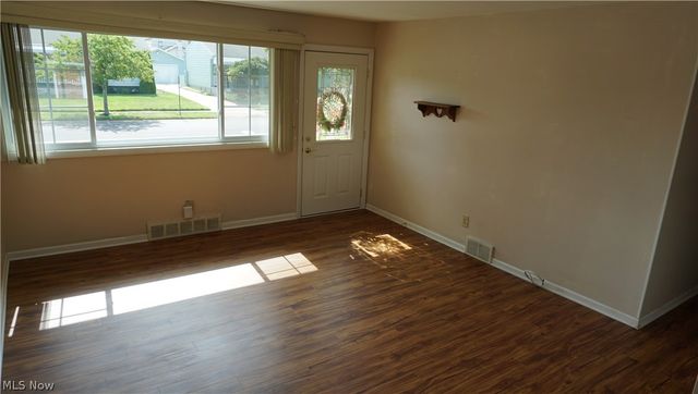 5716 Champaign Avenue, Brook Park, OH 44142