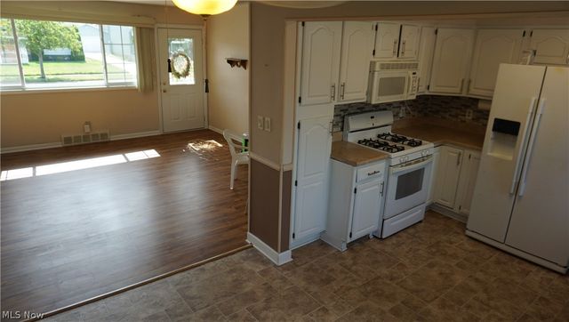 5716 Champaign Avenue, Brook Park, OH 44142