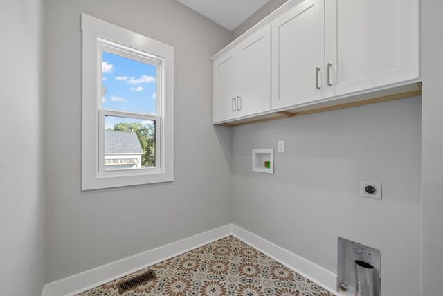 1808 Gholson Rd, Clarksville, TN 37043