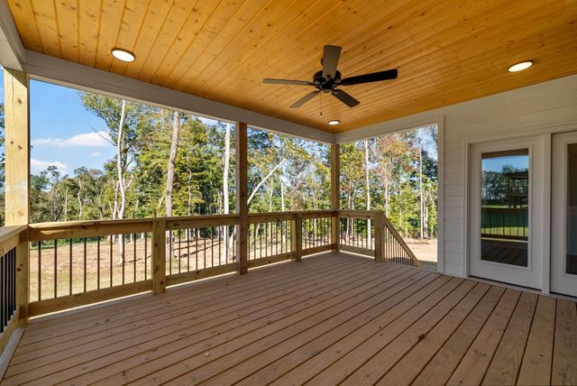 1808 Gholson Rd, Clarksville, TN 37043