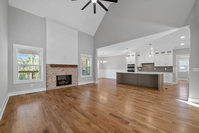 1808 Gholson Rd, Clarksville, TN 37043