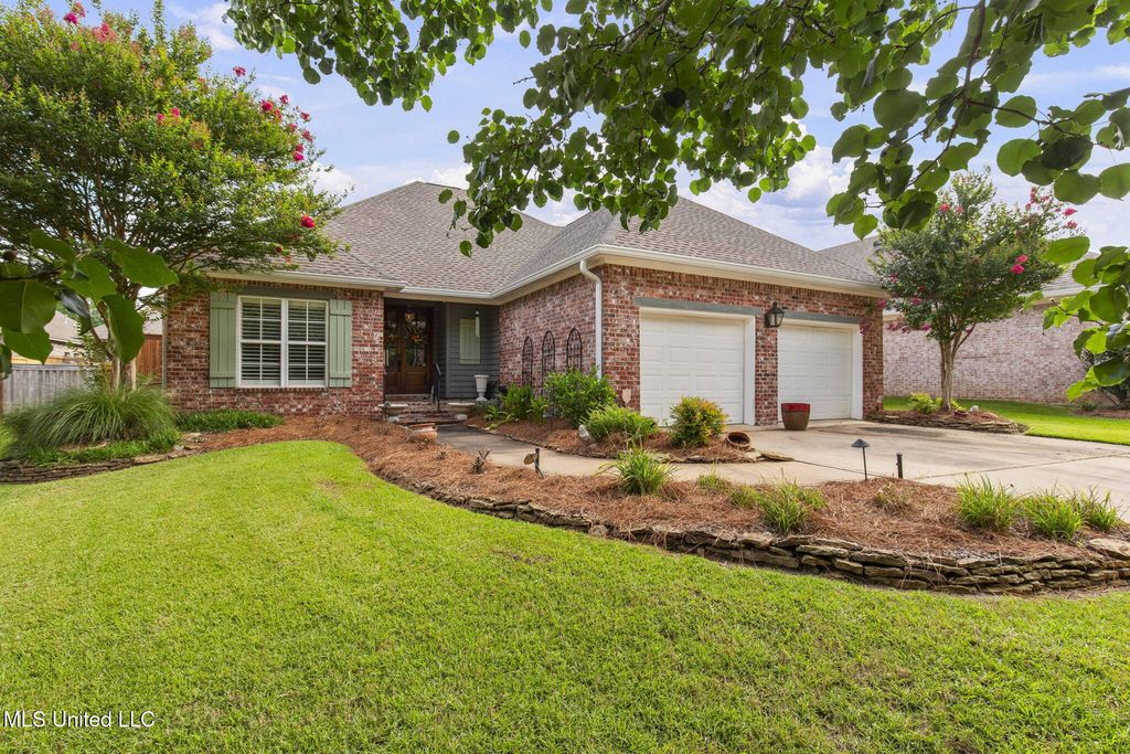225 E Towne Drive, Brandon, MS 39042