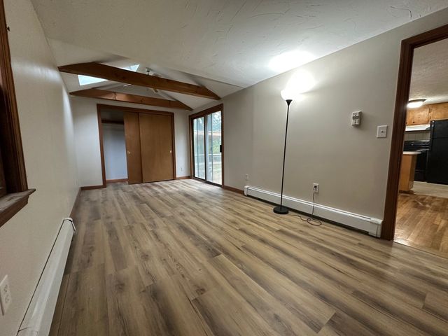 6 Fresh Pond Cir 1, Plymouth, MA 02360