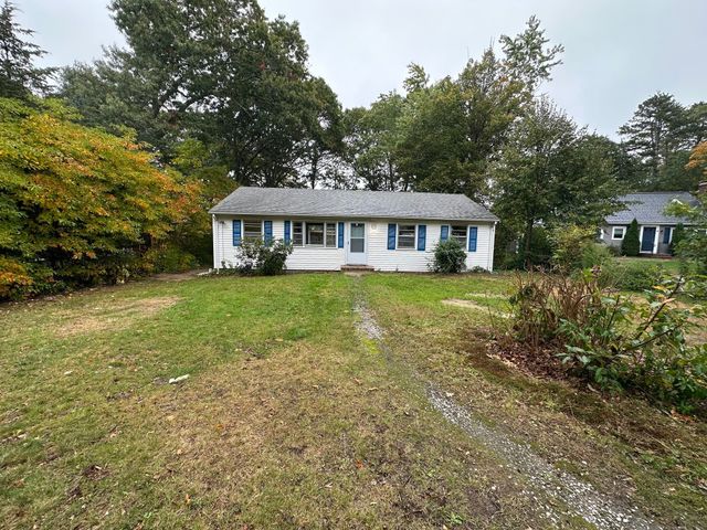 6 Fresh Pond Cir 1, Plymouth, MA 02360