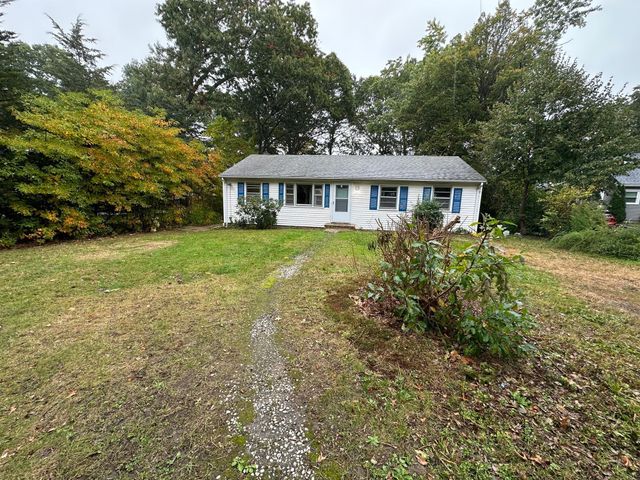 6 Fresh Pond Cir 1, Plymouth, MA 02360