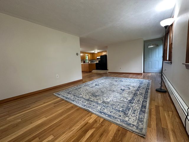 6 Fresh Pond Cir 1, Plymouth, MA 02360