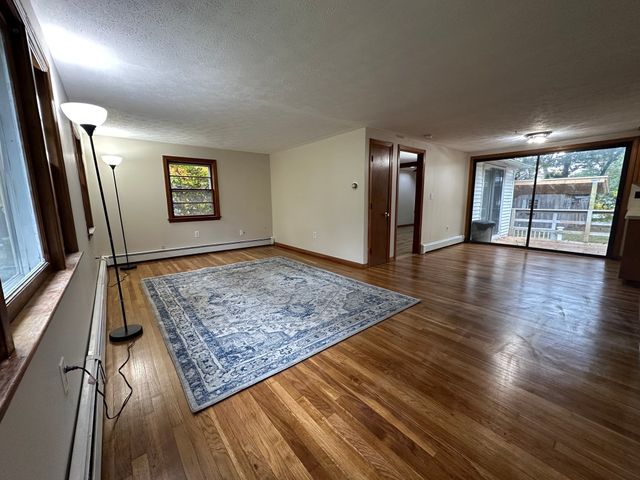 6 Fresh Pond Cir 1, Plymouth, MA 02360