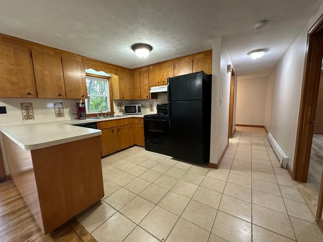6 Fresh Pond Cir 1, Plymouth, MA 02360