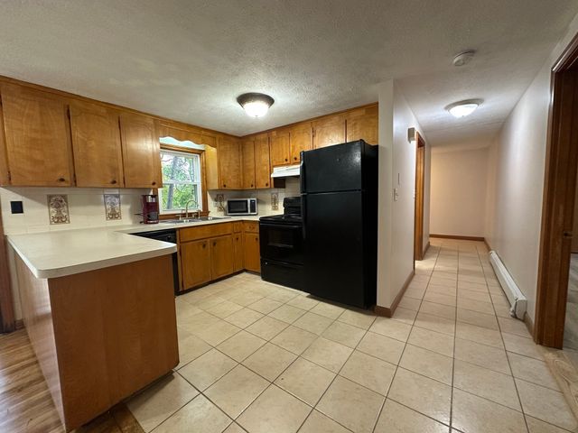 6 Fresh Pond Cir 1, Plymouth, MA 02360