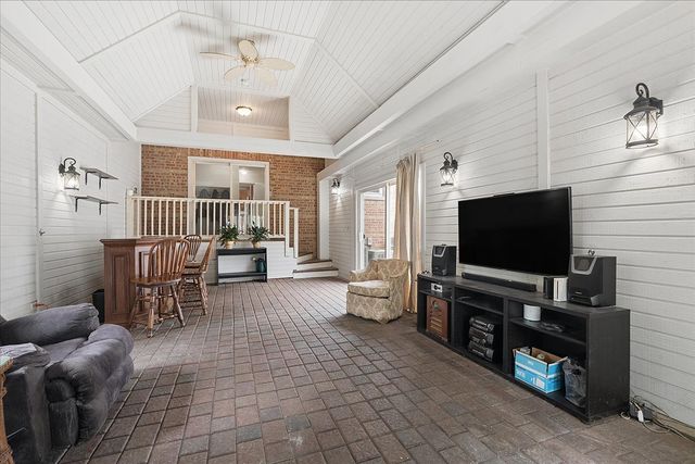 17627 S 65th Avenue, Tinley Park, IL 60477