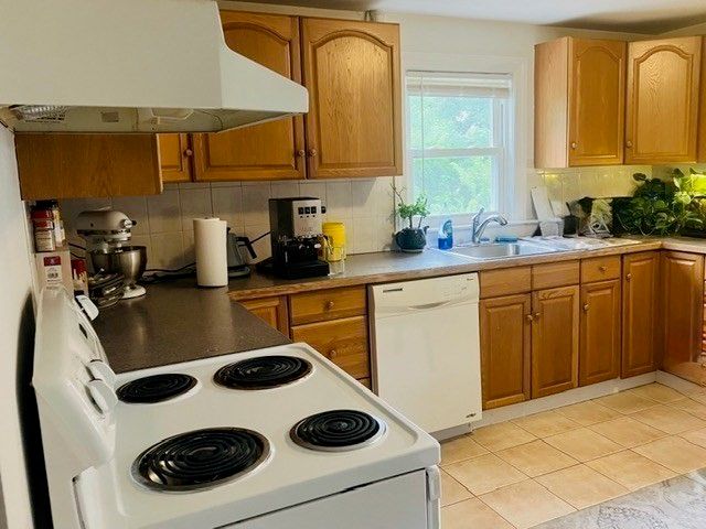 58 Cherry Street 2, Newton, MA 02465