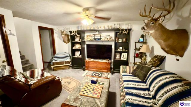 650 Rolling Hills Drive, Vine Grove, KY 40175