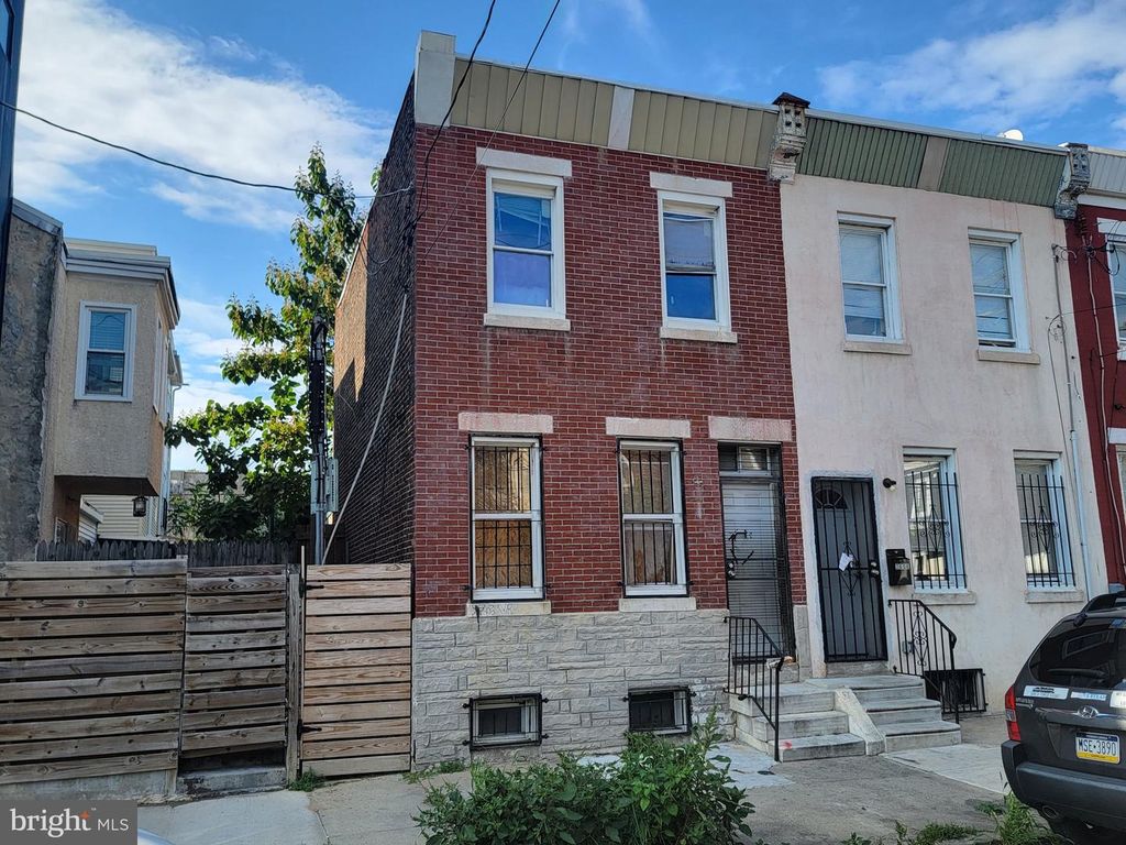 2604 JASPER ST, PHILADELPHIA, PA 19125 — exterior
