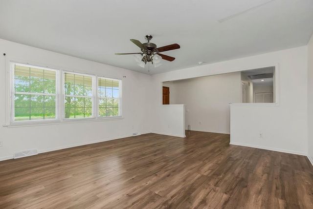 15706 E 245th Street, Peculiar, MO 64078