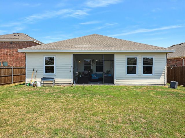 775 Camden Drive, Lavon, TX 75166