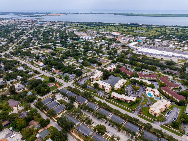 2007 Oleander Boulevard Apt D, Fort Pierce, FL 34950