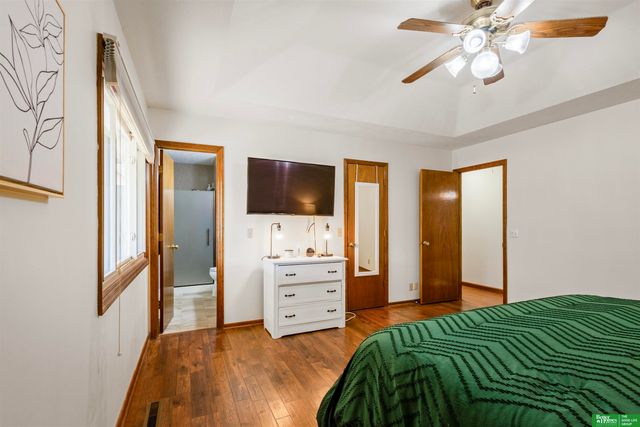 902 Iron Road, Papillion, NE 68046