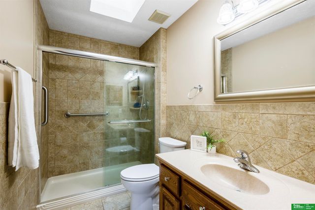 902 Iron Road, Papillion, NE 68046