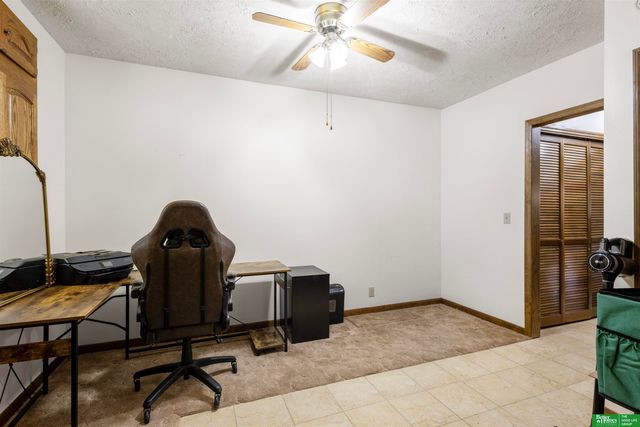 902 Iron Road, Papillion, NE 68046