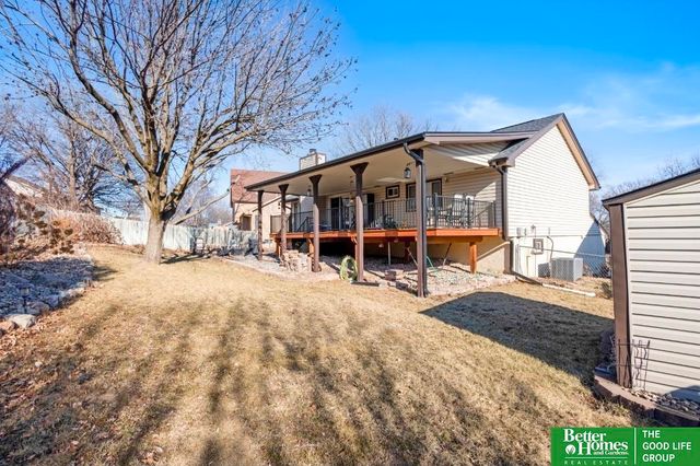 902 Iron Road, Papillion, NE 68046