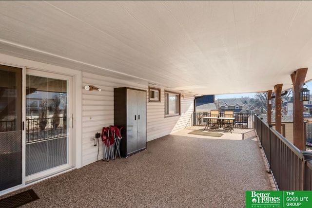 902 Iron Road, Papillion, NE 68046