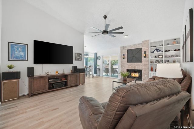 6315 Silver Fox, San Antonio, TX 78247