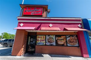 19840 Kelly Road, Harper Woods, MI 48225