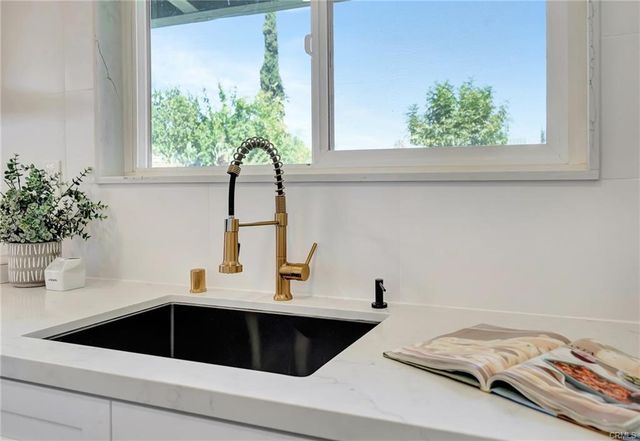 20641 Archwood Street, Winnetka (los Angeles), CA 91306