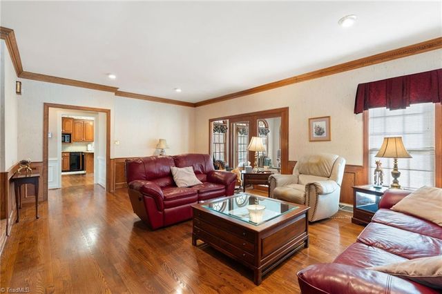 924 Ashley Glen Drive, Winston-salem, NC 27104