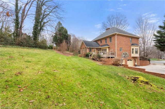 924 Ashley Glen Drive, Winston-salem, NC 27104