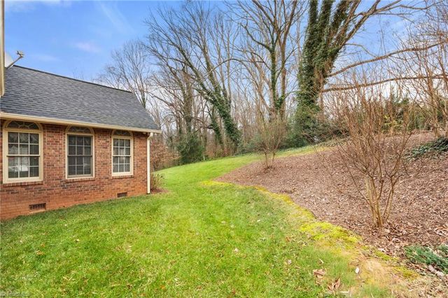 924 Ashley Glen Drive, Winston-salem, NC 27104