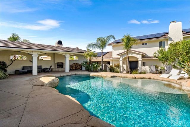 22883 Calcutta Drive, Canyon Lake, CA 92587