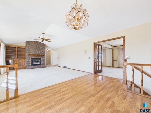 2408 E Stanton Dr Drive, Sioux Falls, SD 57103