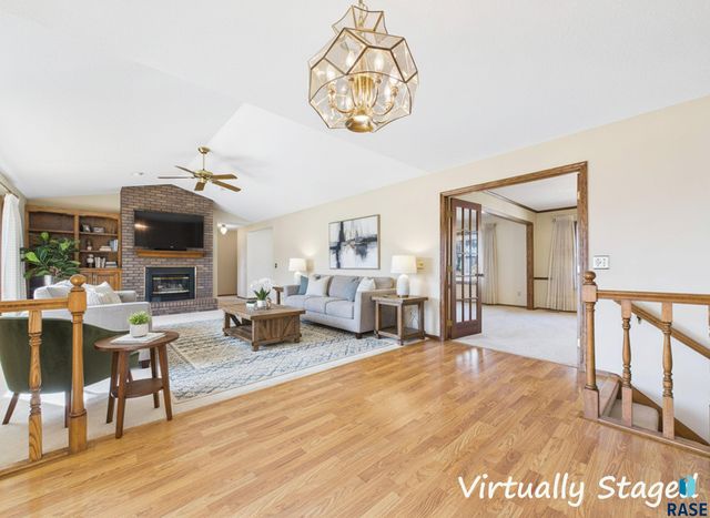 2408 E Stanton Dr Drive, Sioux Falls, SD 57103