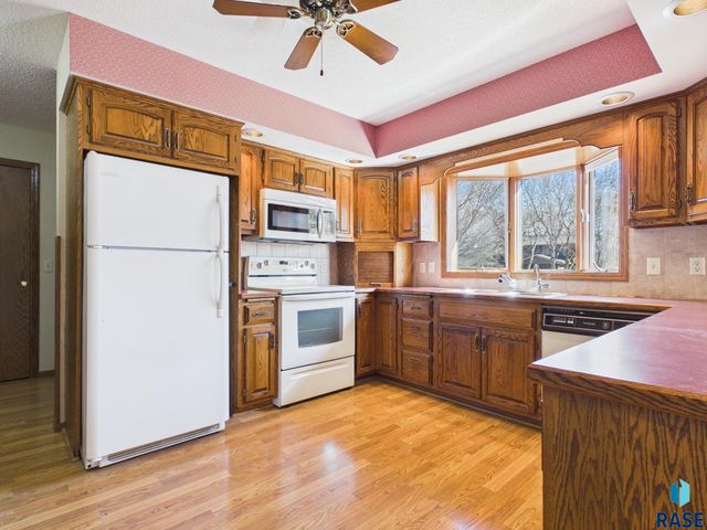 2408 E Stanton Dr Drive, Sioux Falls, SD 57103