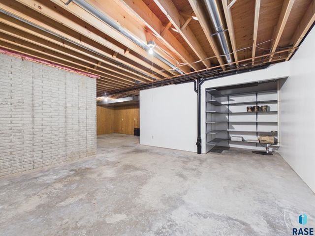 2408 E Stanton Dr Drive, Sioux Falls, SD 57103