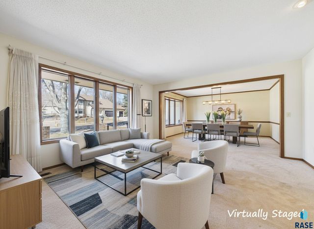 2408 E Stanton Dr Drive, Sioux Falls, SD 57103