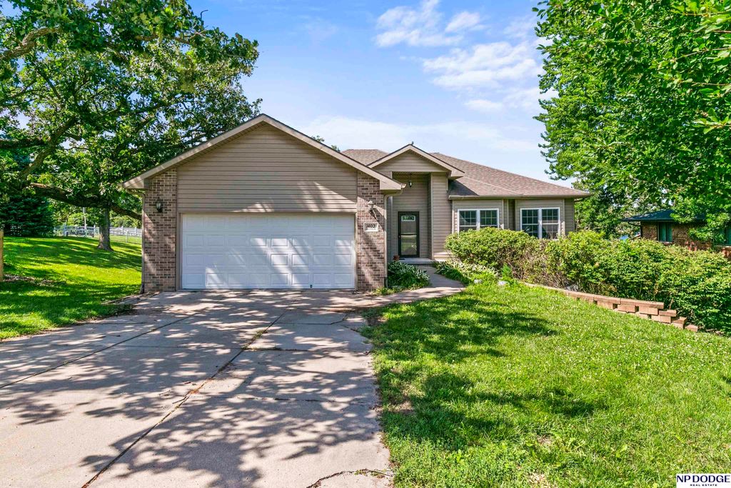 1402 Elm Creek Road, Plattsmouth, NE 68048