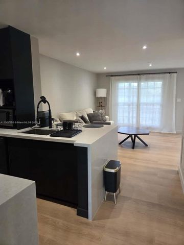 10824 N Kendall Dr S28, Miami, FL 33176