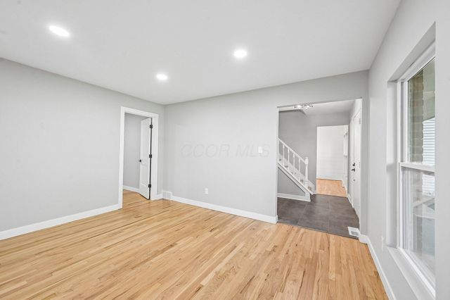 957 Old Farm Road, Columbus, OH 43213