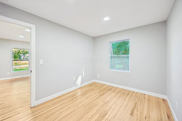 957 Old Farm Road, Columbus, OH 43213