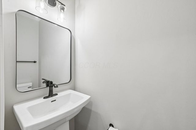 957 Old Farm Road, Columbus, OH 43213